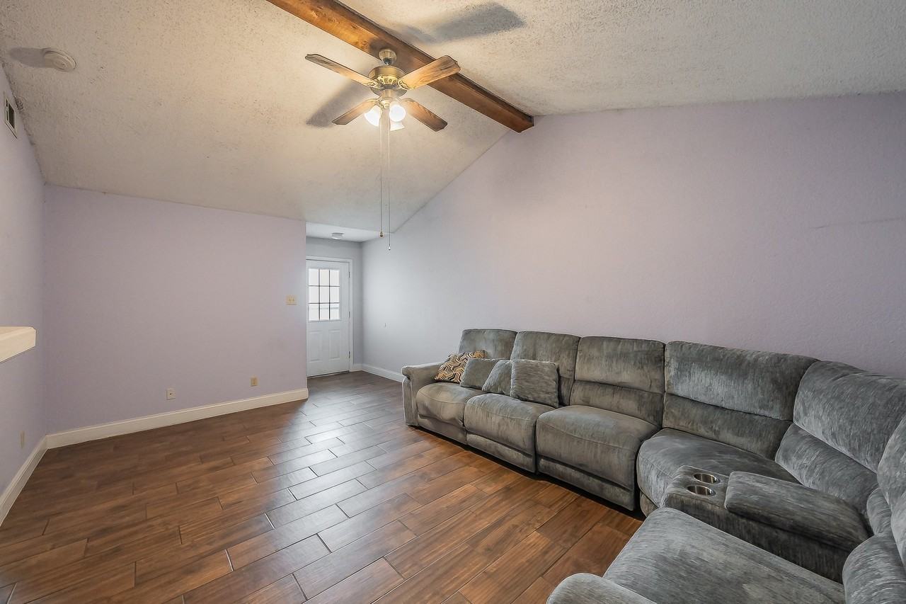 5003 Maryanna Way - Photo 5 of 27