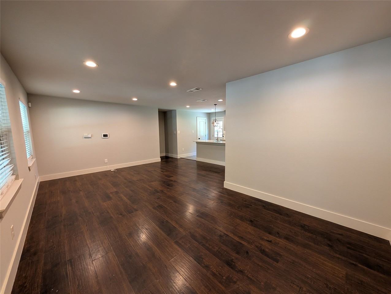 11106 Visalia Dr - Photo 2 of 13