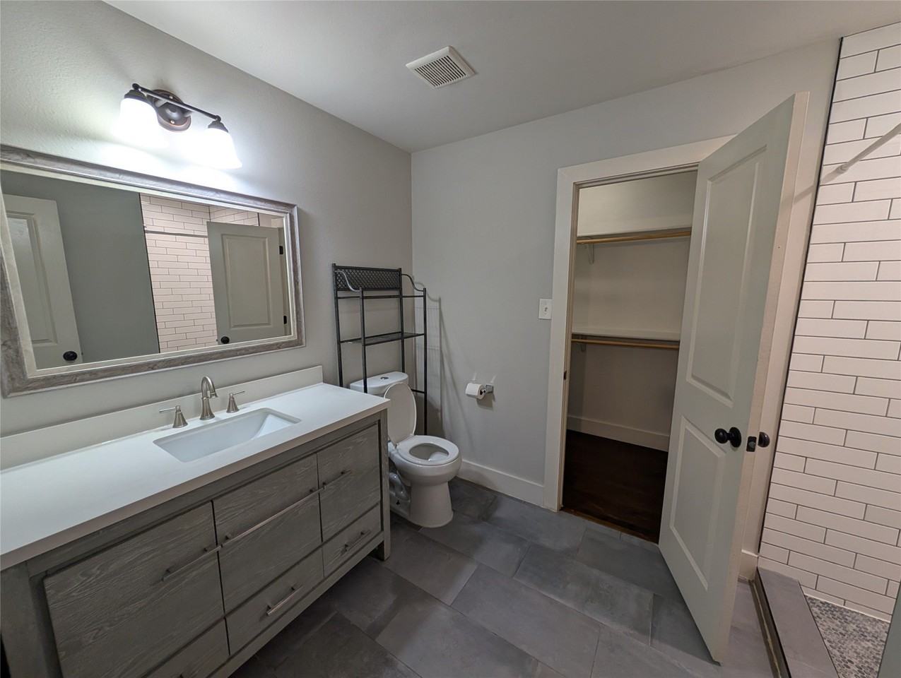 11106 Visalia Dr - Photo 5 of 13