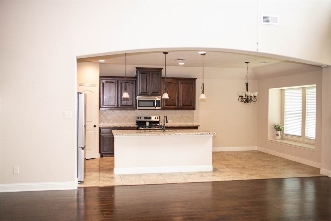 1590 Reserve Rd - Photo 4 of 18