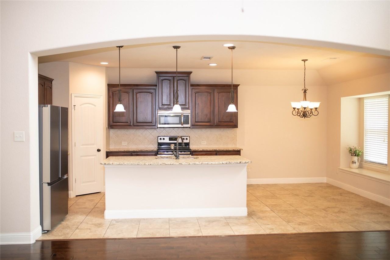 1590 Reserve Rd - Photo 5 of 18