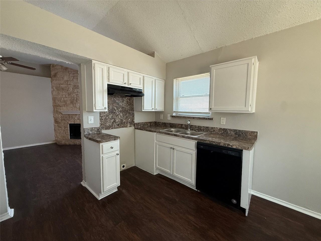 10206 Shayna Dr - Photo 6 of 18