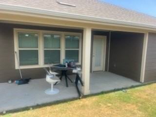 11129 Pond View Ct - Photo 2 of 13