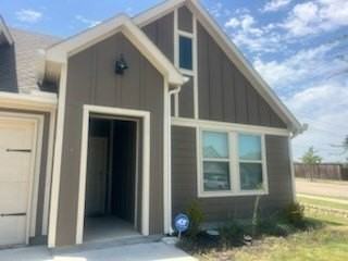 11129 Pond View Ct - Photo 4 of 13