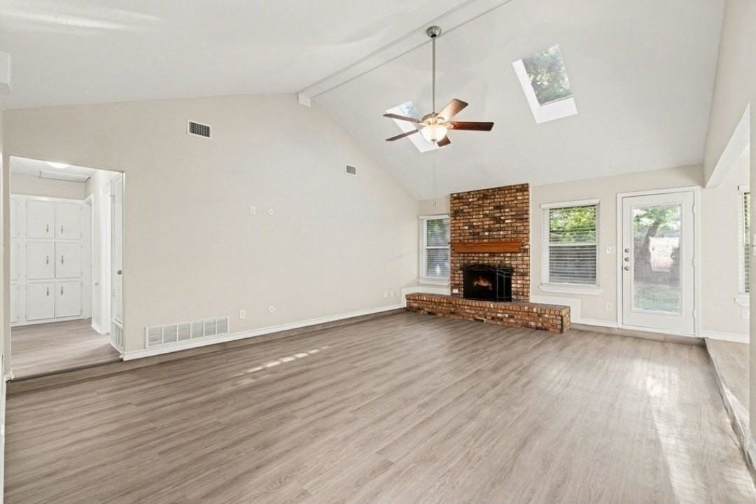 4900 Ridgeline Dr - Photo 5 of 16