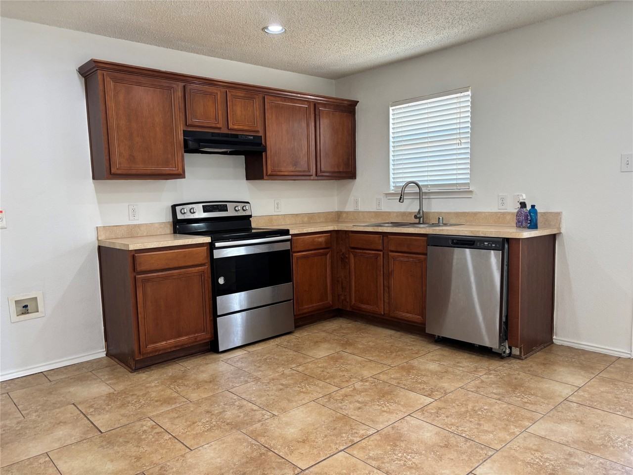 1657 Knight Trl - Photo 6 of 17