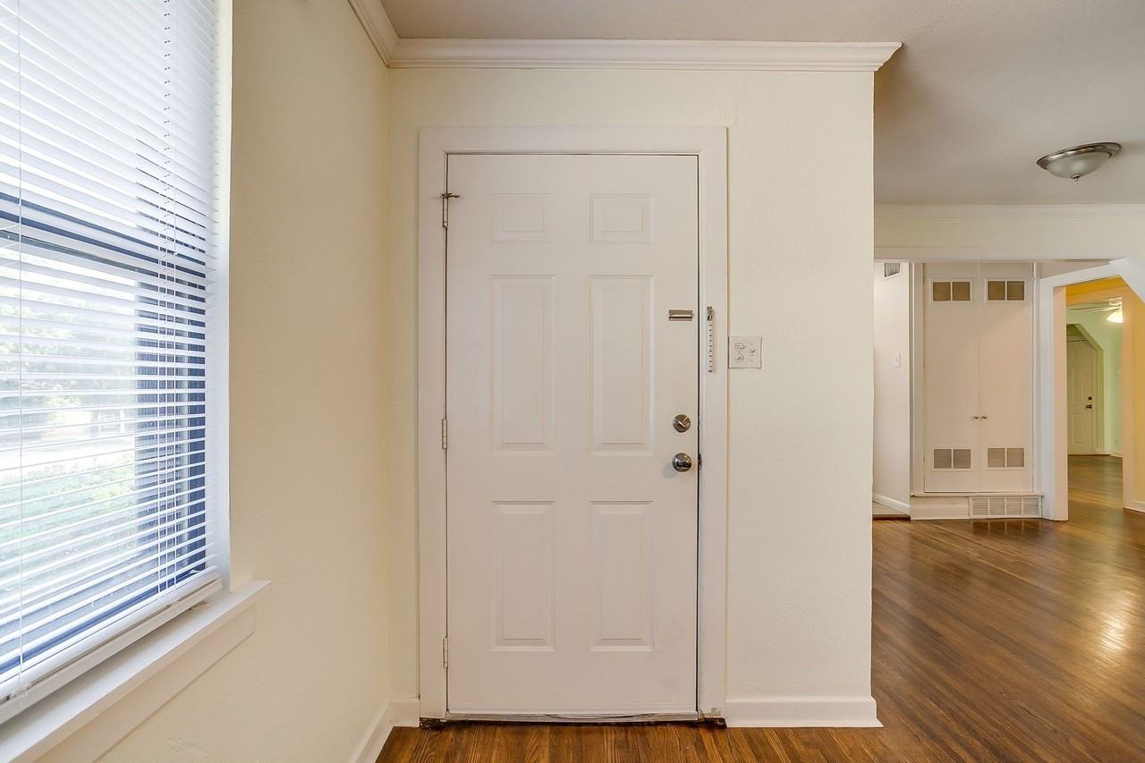 4713 Kilpatrick Ave - Photo 4 of 20