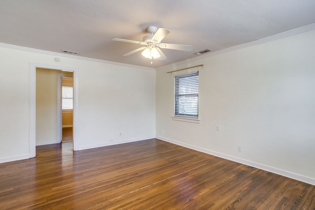 4713 Kilpatrick Ave - Photo 6 of 20