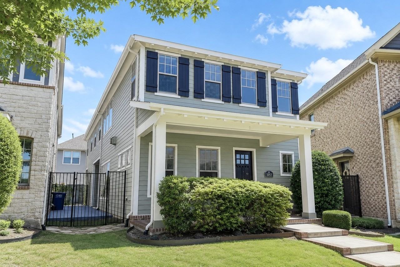 1053 Emil Pl - Photo 2 of 40