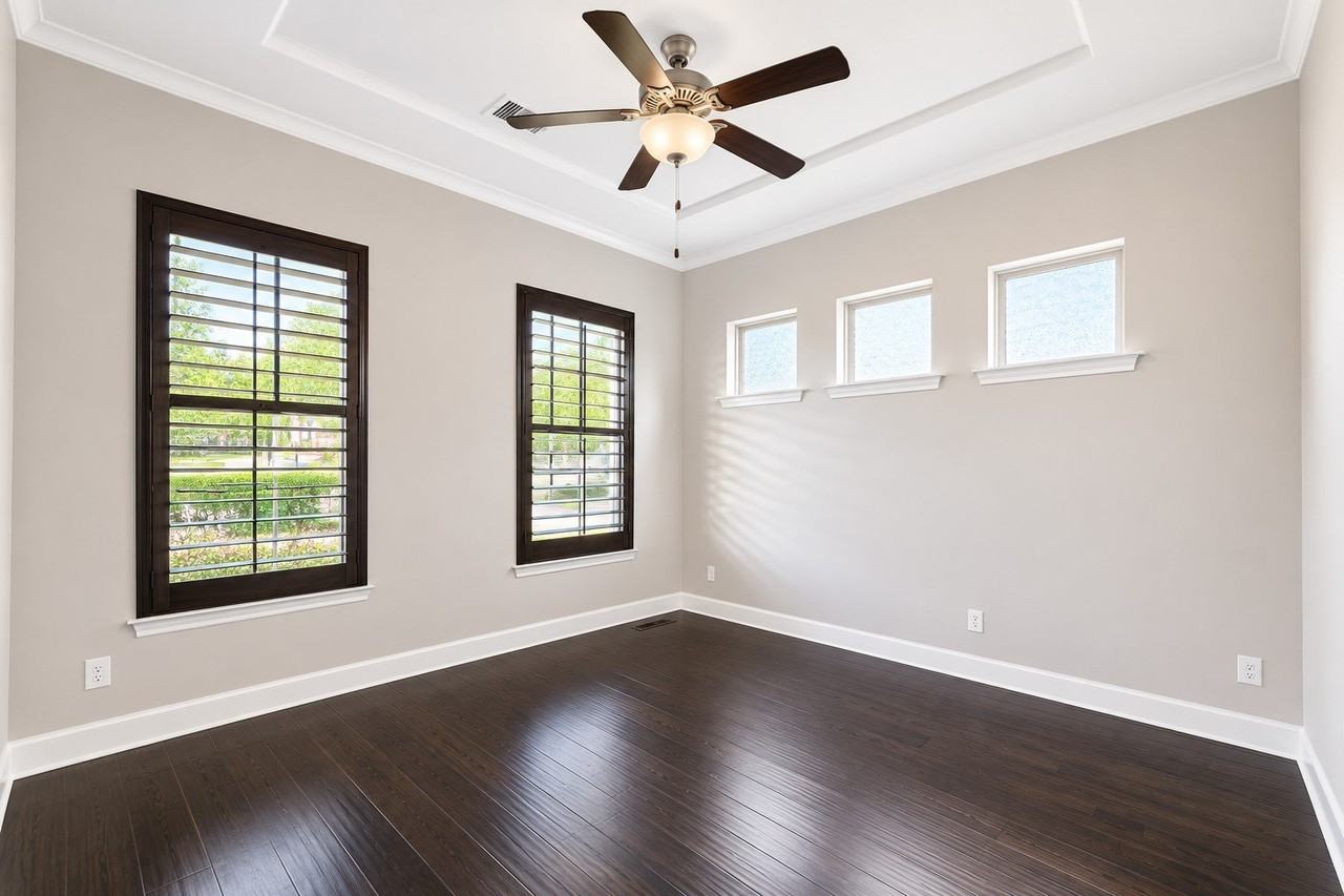 1053 Emil Pl - Photo 4 of 40