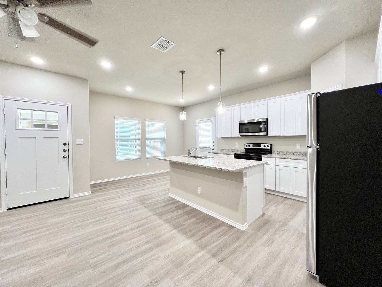3501 E Renfro St #103 - Photo 7 of 32