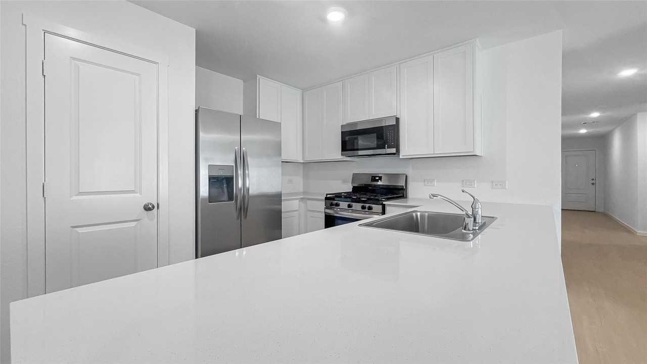 628 Haskell Dr - Photo 3 of 22