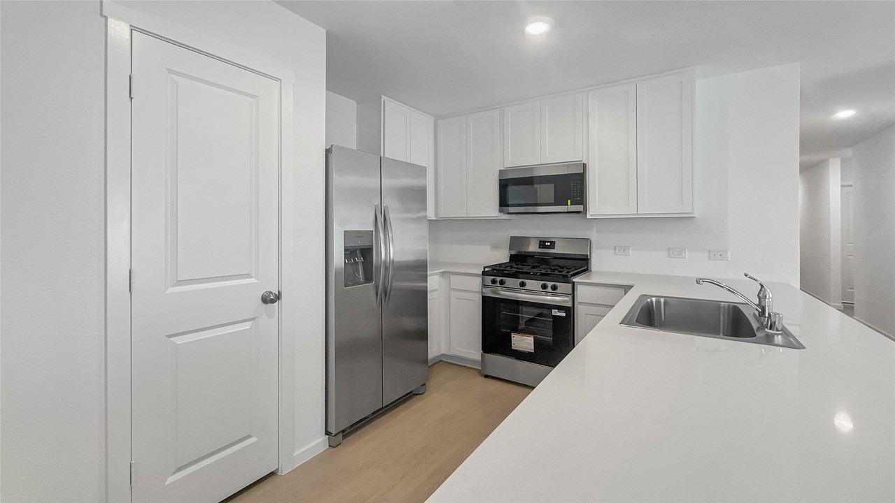 628 Haskell Dr - Photo 4 of 22
