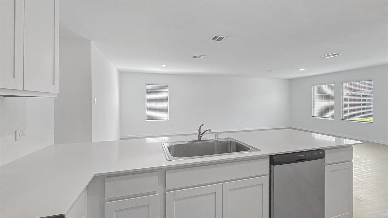 628 Haskell Dr - Photo 5 of 22