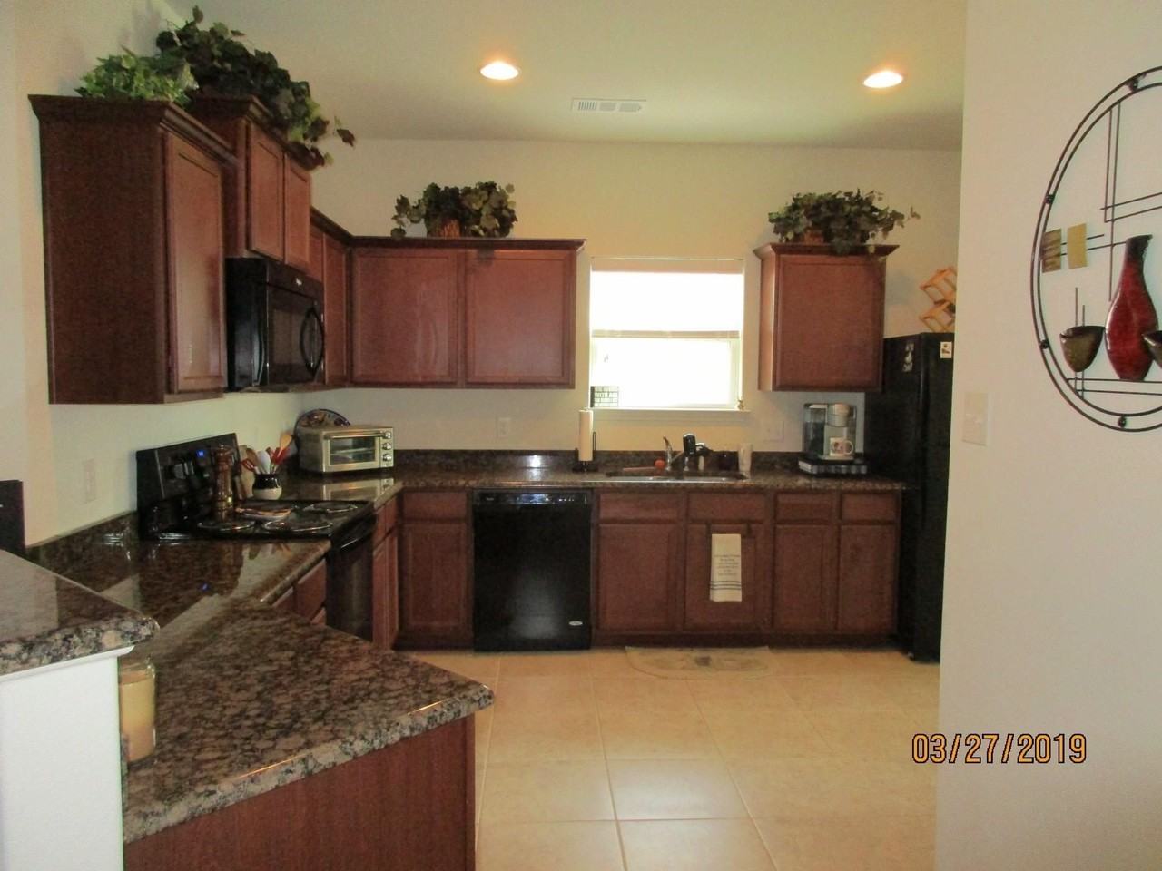 1829 Olive Ln - Photo 5 of 17