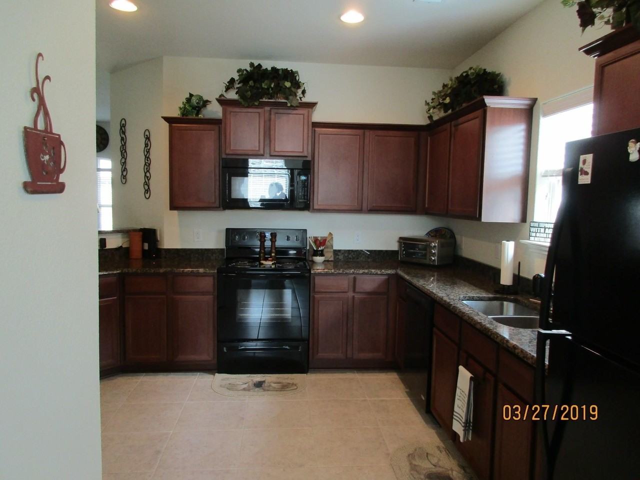 1829 Olive Ln - Photo 6 of 17