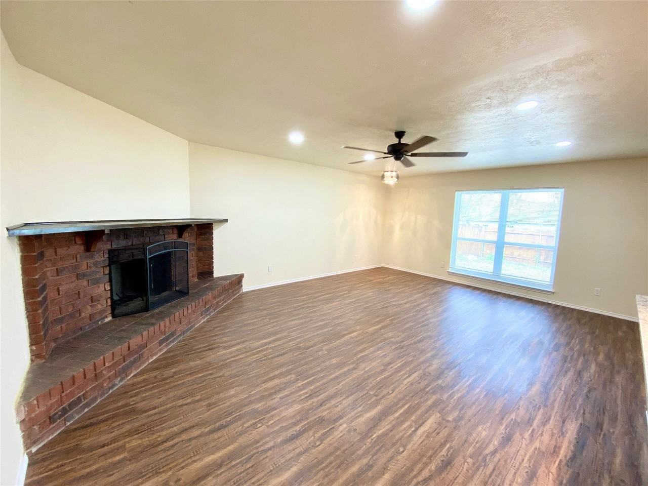 1702 Pilot Way - Photo 2 of 7