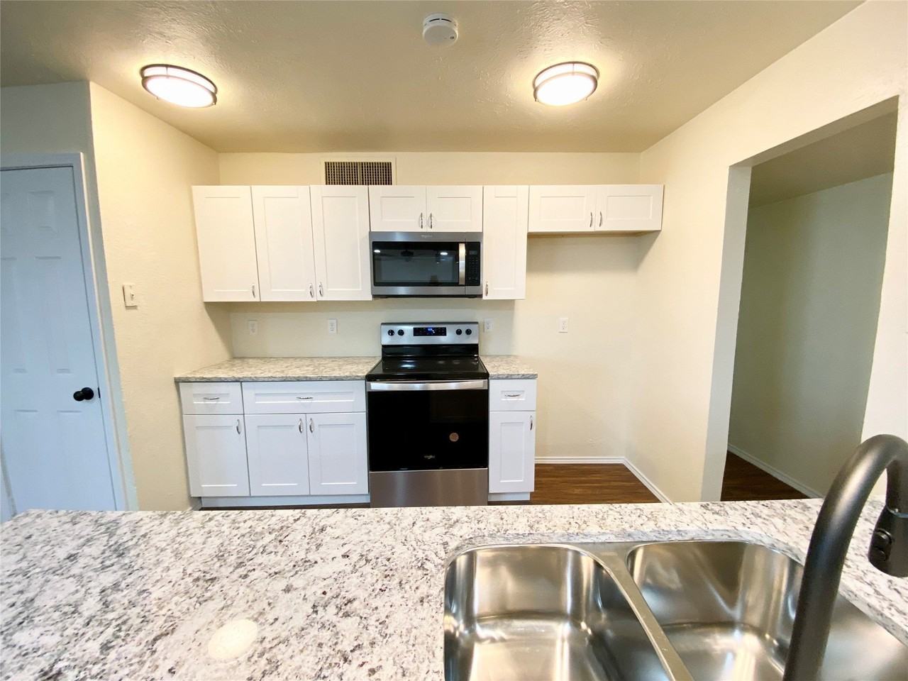 1702 Pilot Way - Photo 4 of 7