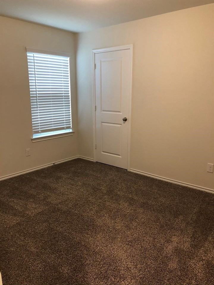 604 Rustic Meadows Trl - Photo 7 of 15