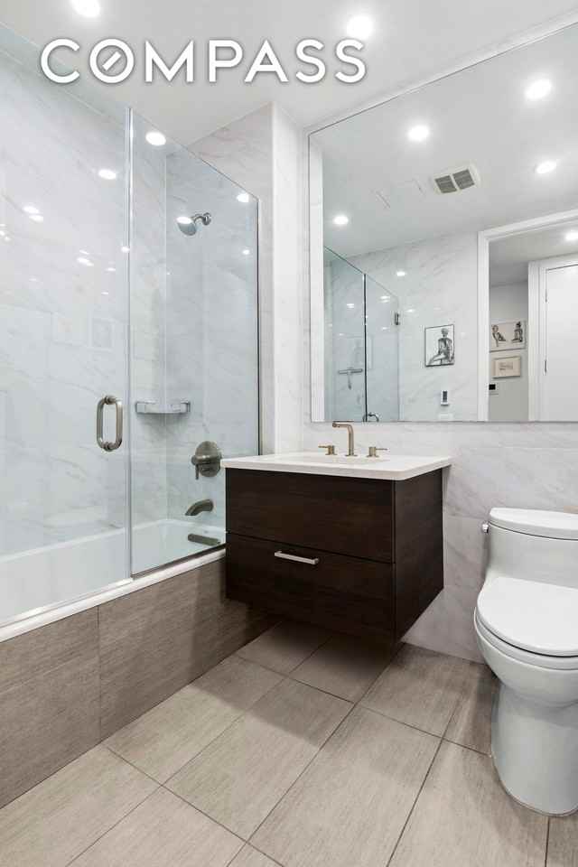 1135 45th Ave #2H - Photo 5 of 8