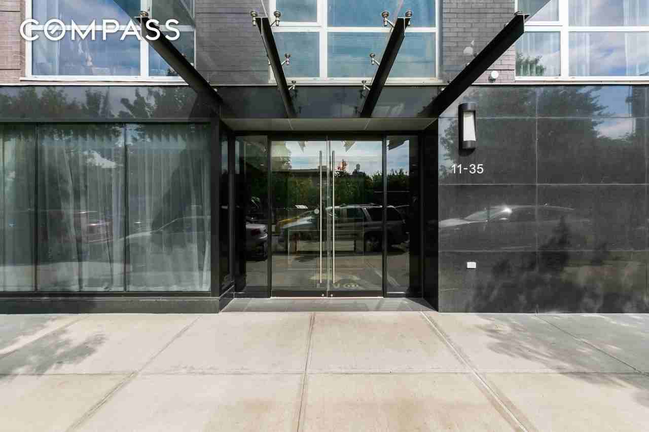 1135 45th Ave #2H - Photo 7 of 8