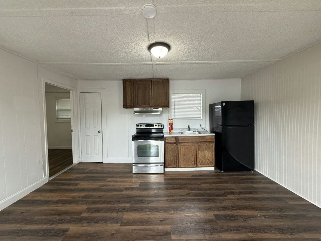 1911 Citrus Blvd #1 - Photo 3 of 12