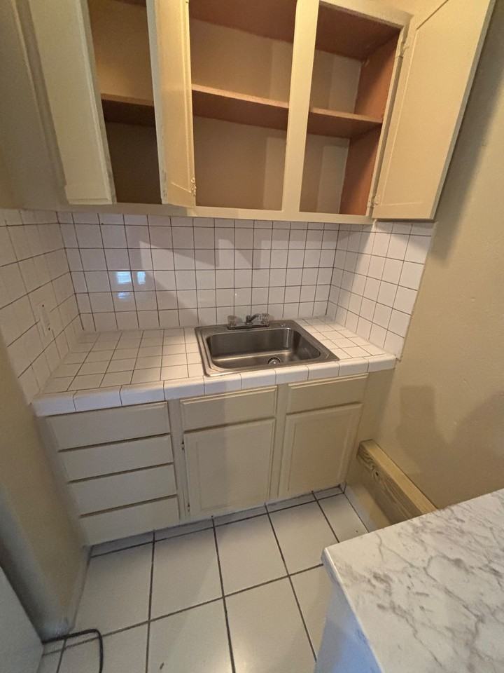 741 Liberty St #1 - Photo 3 of 17