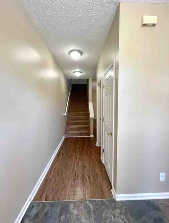 1006 E 61st St #B - Photo 5 of 13