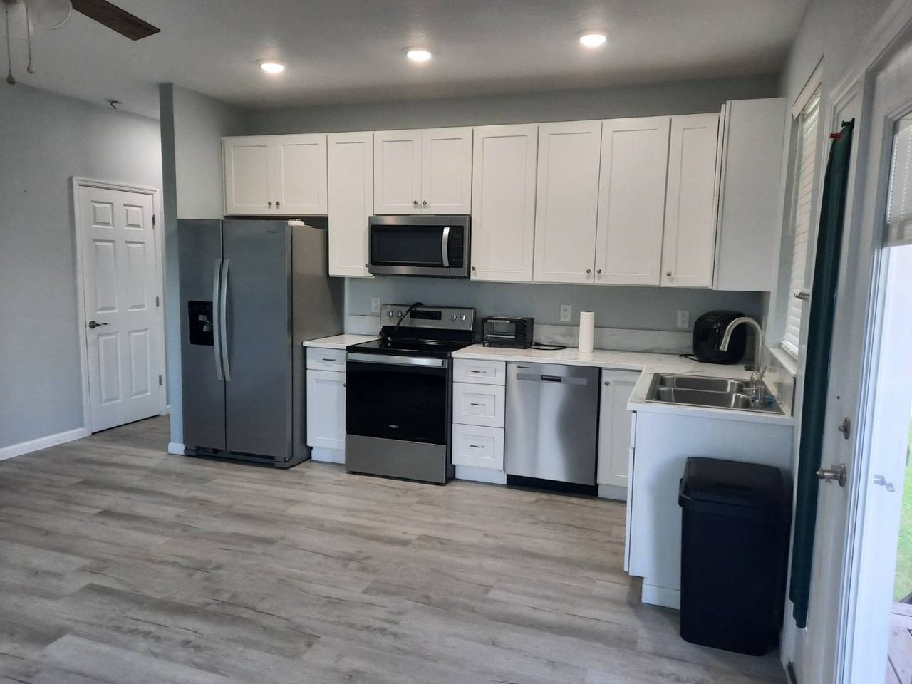 3605 Eagle Nest Dr - Photo 4 of 27