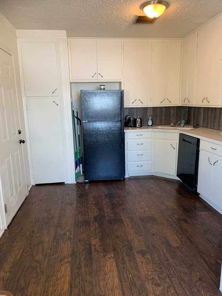 1501 N Texas Ave #B - Photo 3 of 8