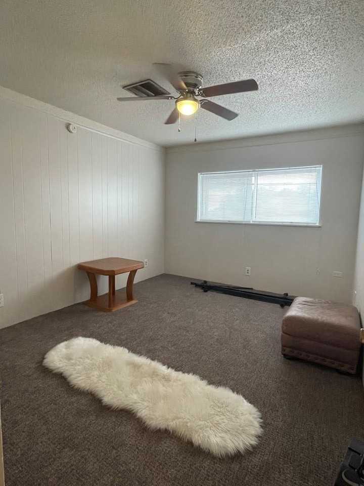 1501 N Texas Ave #B - Photo 6 of 8