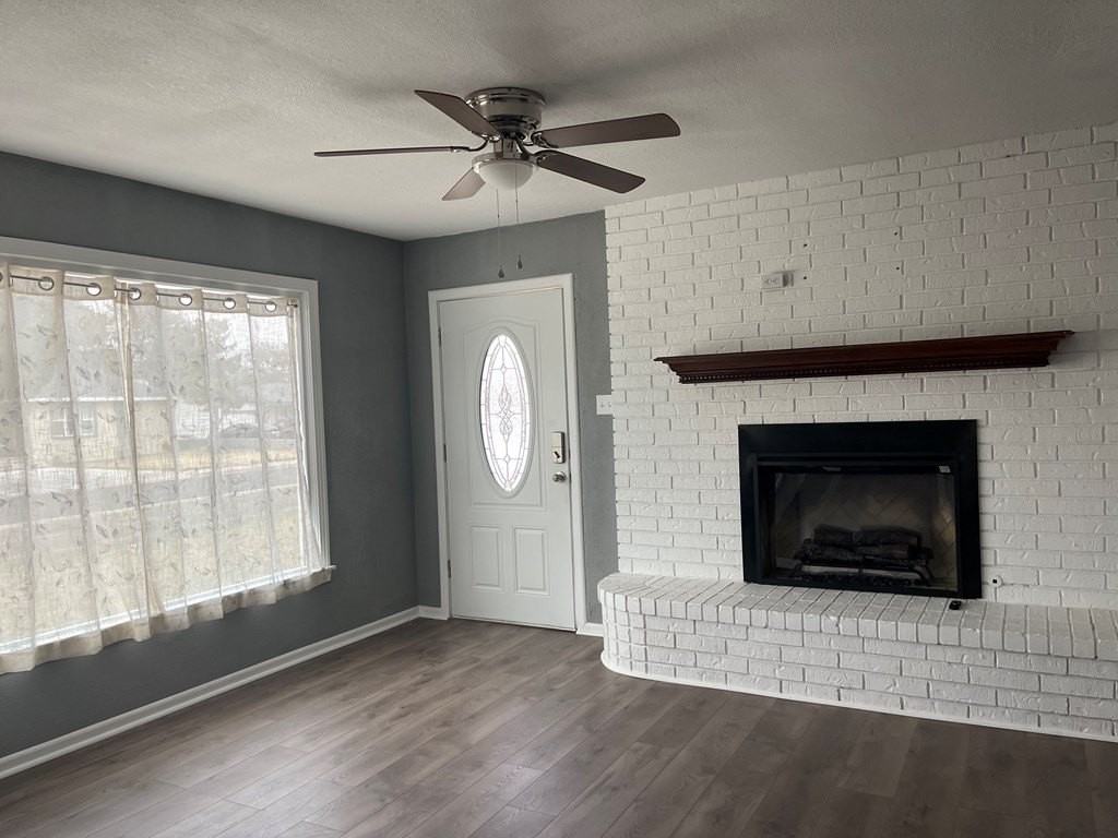 1209 W 20th St - Photo 2 of 11