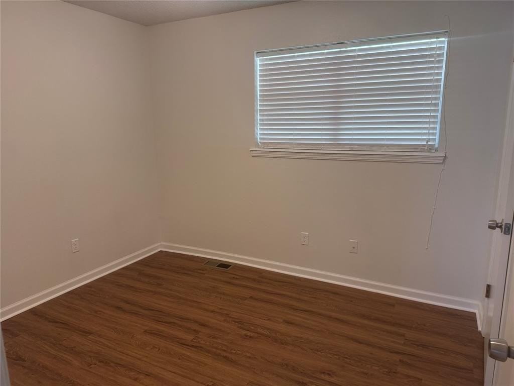 425 Meadow Lake Dr - Photo 6 of 13