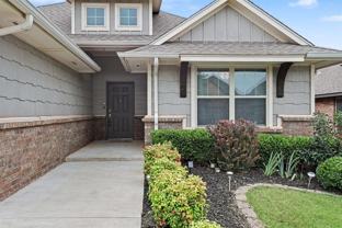 6124 Oxnard St - Photo 1 of 1
