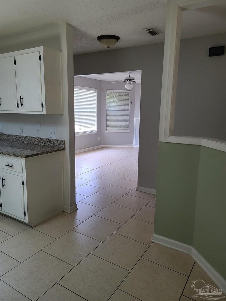 9024 Caribbean Dr - Photo 4 of 20