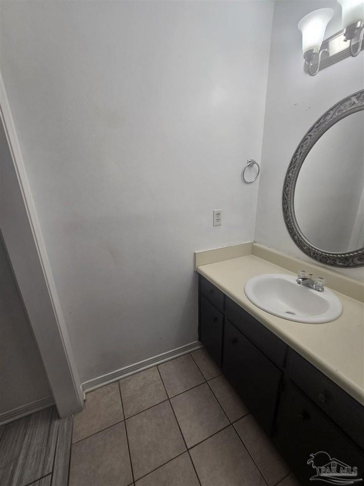 8380 Country Walk Dr #B - Photo 3 of 20