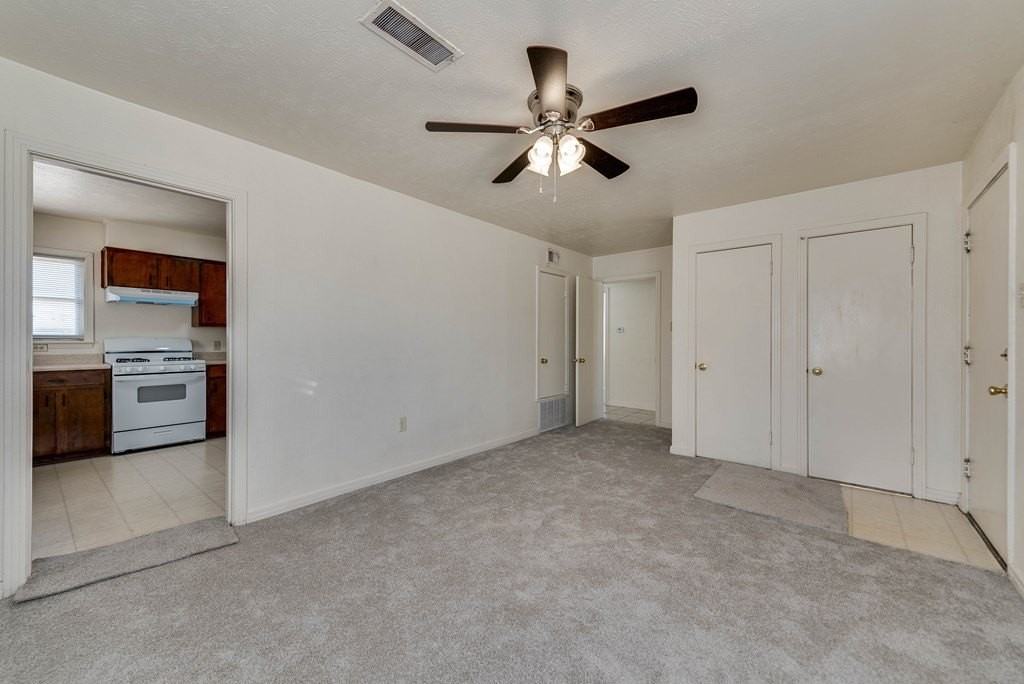 2708 Delano Ave - Photo 6 of 19