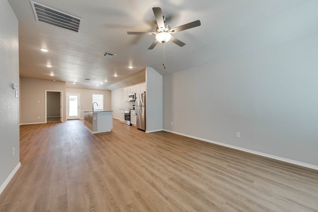 8207 S County Road 1110 - Photo 3 of 26