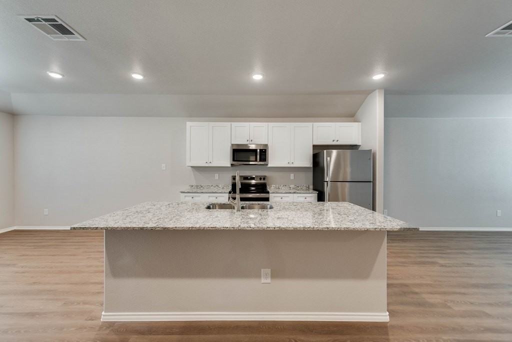 8207 S County Road 1110 - Photo 5 of 26
