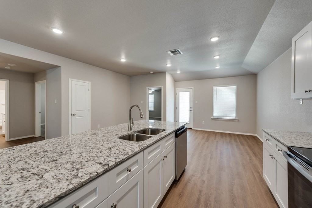 8207 S County Road 1110 - Photo 7 of 26