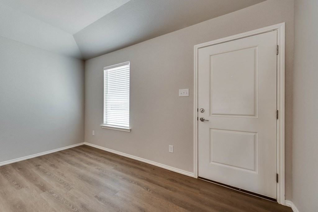 8211 S County Road 1110 - Photo 2 of 26