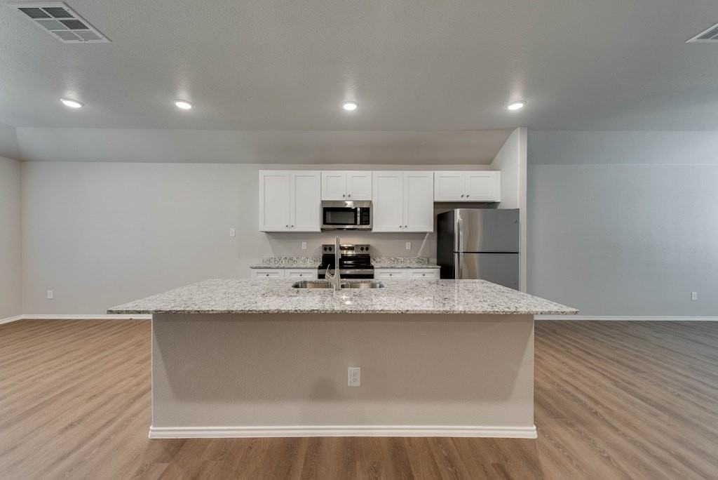 8211 S County Road 1110 - Photo 5 of 26