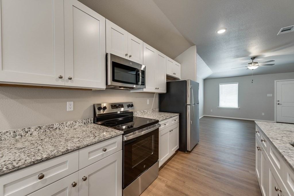 8211 S County Road 1110 - Photo 6 of 26