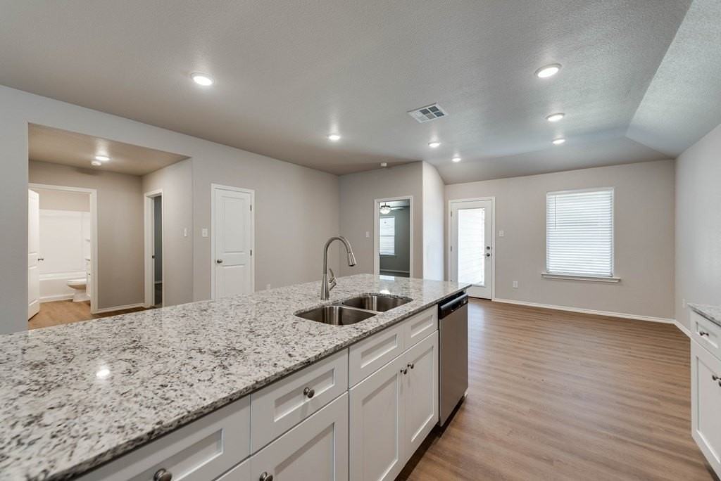 8211 S County Road 1110 - Photo 7 of 26