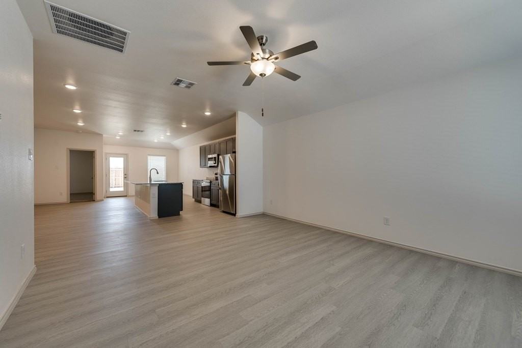 8212 S County Road 1110 - Photo 3 of 26