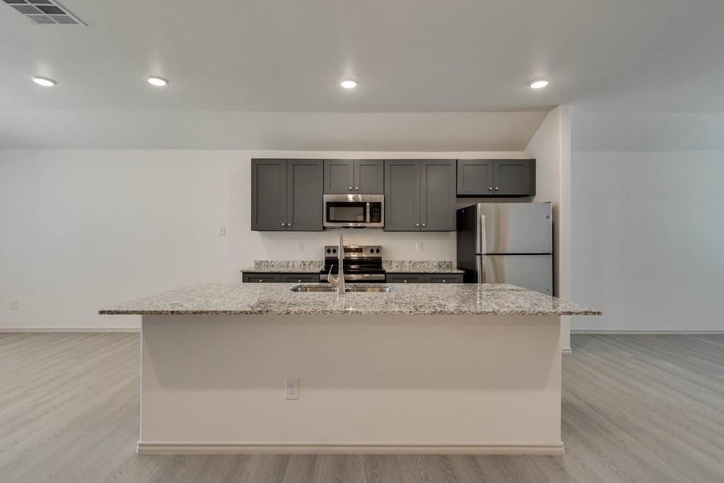 8212 S County Road 1110 - Photo 5 of 26