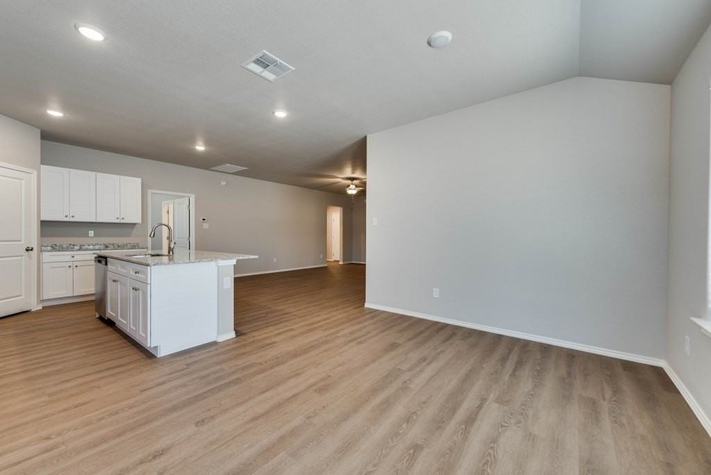 8205 S County Road 1110 - Photo 3 of 20