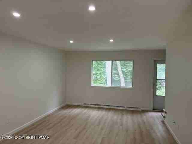 1247 Chateau Dr - Photo 4 of 46
