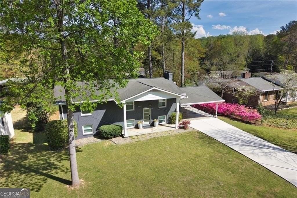 677 Hillandale Cir Sw - Photo 2 of 36