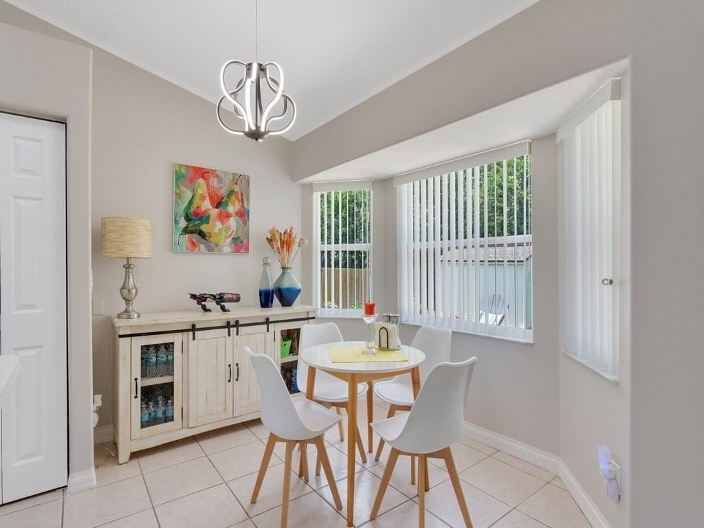 664 Vocelle Ave - Photo 6 of 36